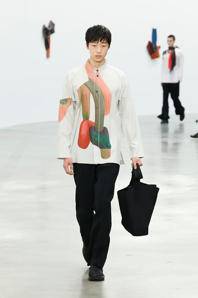 Issey Miyake Fall Winter 2024 Paris Fashion Week menswear Satoshi Kondo runway show Issey Miyake Continues To Find the Beauty in Movement for FW24 homme plisse