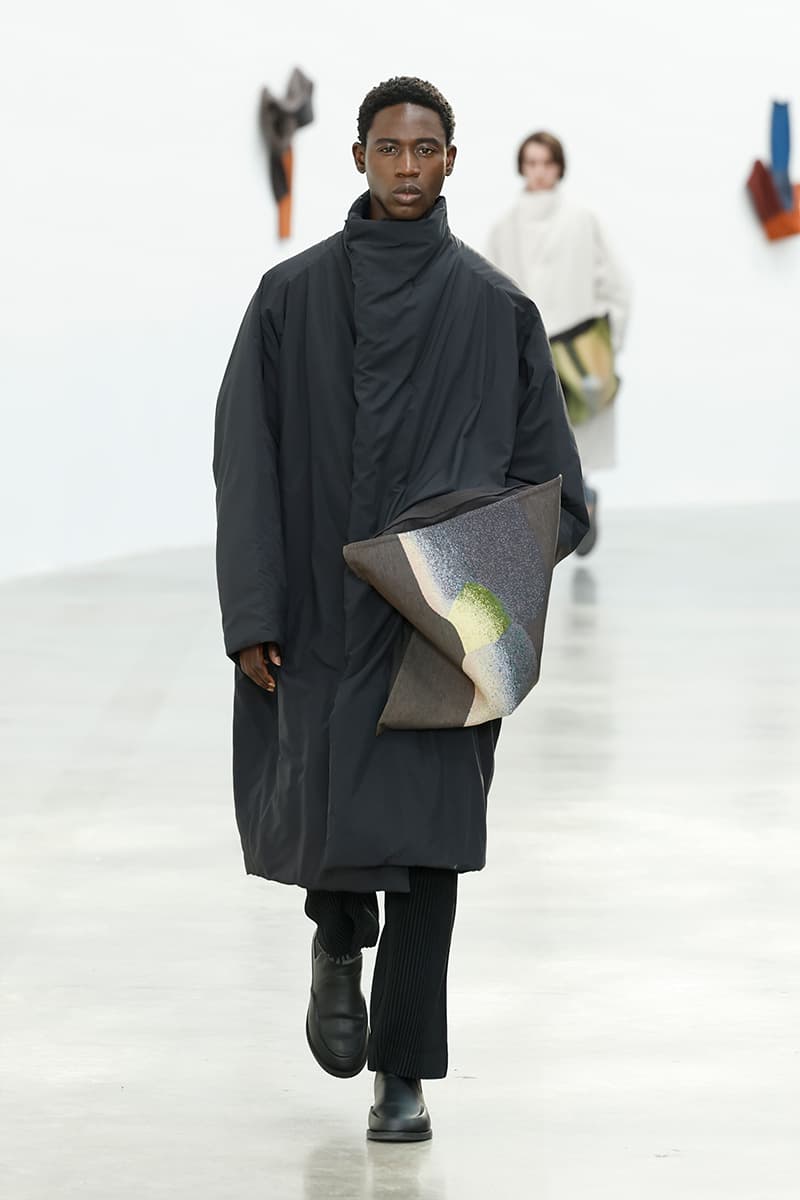 Issey Miyake Fall Winter 2024 Paris Fashion Week menswear Satoshi Kondo runway show Issey Miyake Continues To Find the Beauty in Movement for FW24 homme plisse