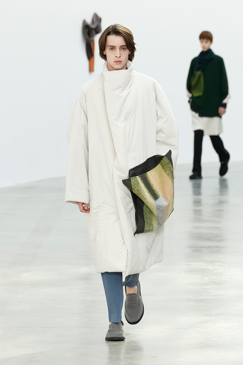 Issey Miyake Fall Winter 2024 Paris Fashion Week menswear Satoshi Kondo runway show Issey Miyake Continues To Find the Beauty in Movement for FW24 homme plisse