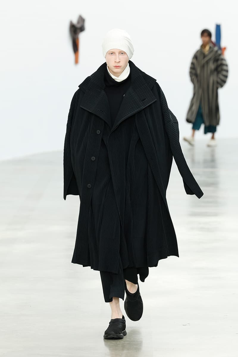 Issey Miyake Fall Winter 2024 Paris Fashion Week menswear Satoshi Kondo runway show Issey Miyake Continues To Find the Beauty in Movement for FW24 homme plisse