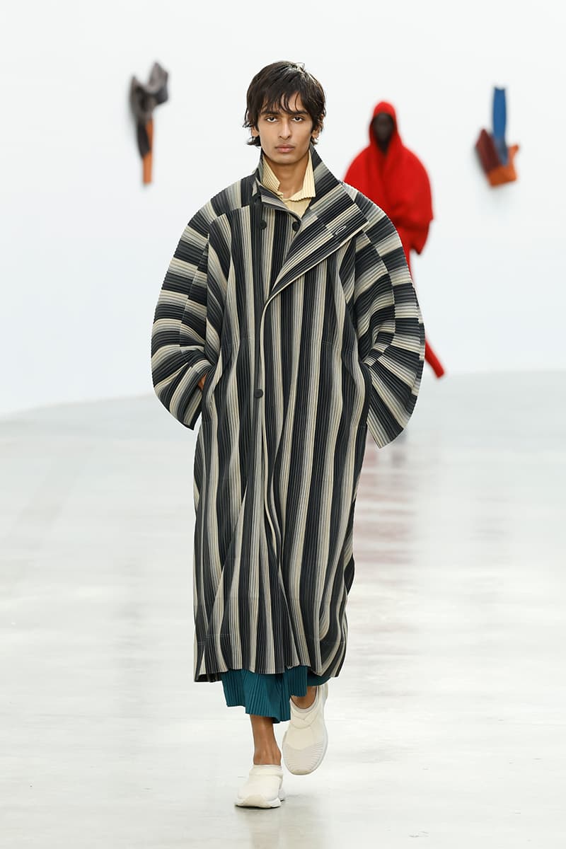 Issey Miyake Fall Winter 2024 Paris Fashion Week menswear Satoshi Kondo runway show Issey Miyake Continues To Find the Beauty in Movement for FW24 homme plisse