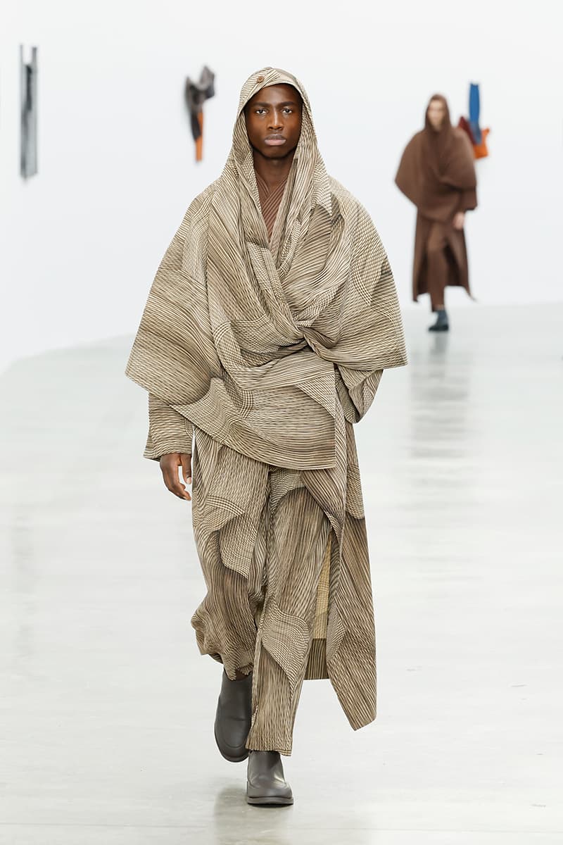 Issey Miyake Fall Winter 2024 Paris Fashion Week menswear Satoshi Kondo runway show Issey Miyake Continues To Find the Beauty in Movement for FW24 homme plisse