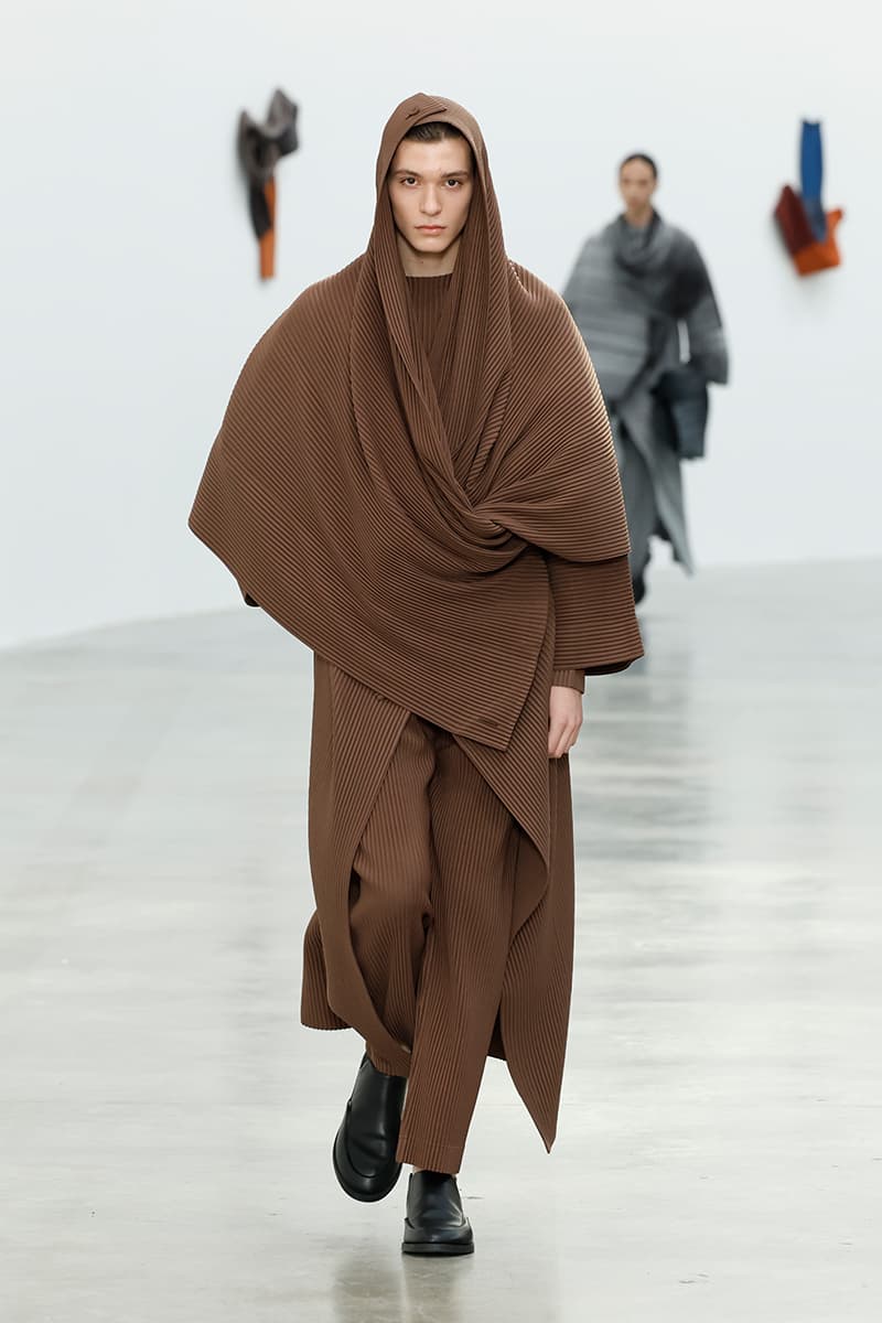 Issey Miyake Fall Winter 2024 Paris Fashion Week menswear Satoshi Kondo runway show Issey Miyake Continues To Find the Beauty in Movement for FW24 homme plisse