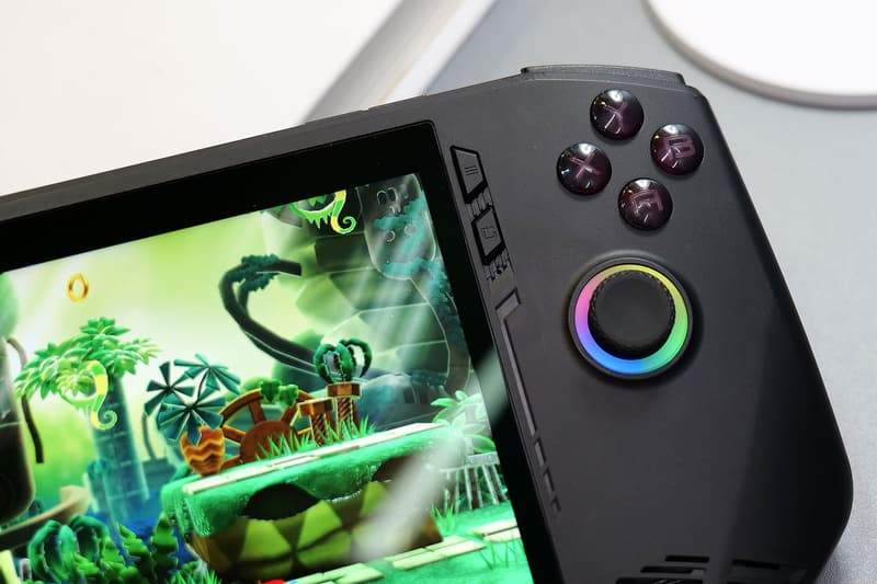 Intel-Powered MSI Claw Handheld Gaming Console CES 2024 Info