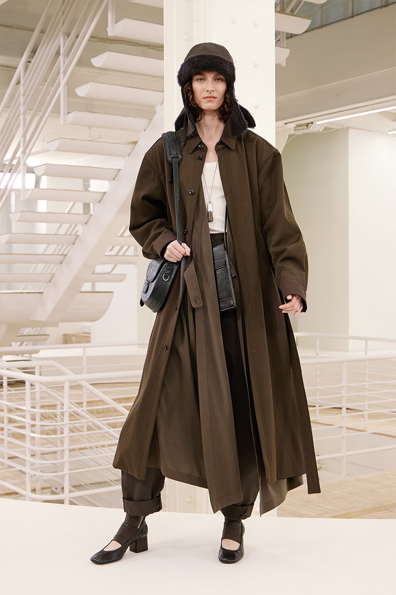 Lemaire Fall Winter 2024 Paris Fashion Week menswear Christophe Lemaire runway show LEMAIRE FW24 Is All About Ethereal Elegance sarah-linh tran 