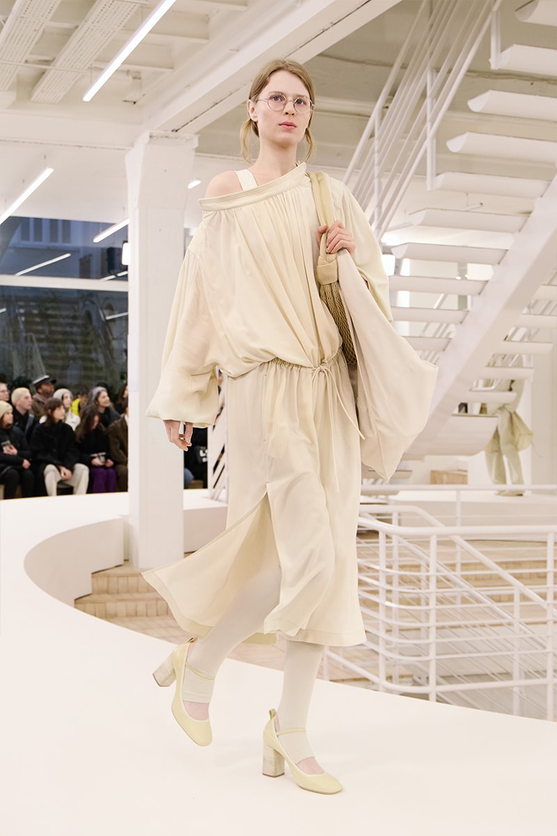 Lemaire Fall Winter 2024 Paris Fashion Week menswear Christophe Lemaire runway show LEMAIRE FW24 Is All About Ethereal Elegance sarah-linh tran 