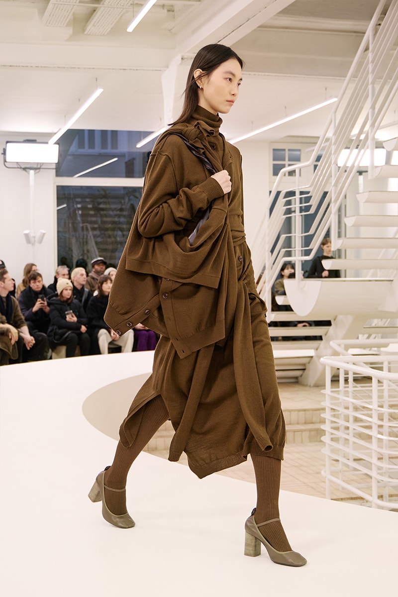 Lemaire Fall Winter 2024 Paris Fashion Week menswear Christophe Lemaire runway show LEMAIRE FW24 Is All About Ethereal Elegance sarah-linh tran 