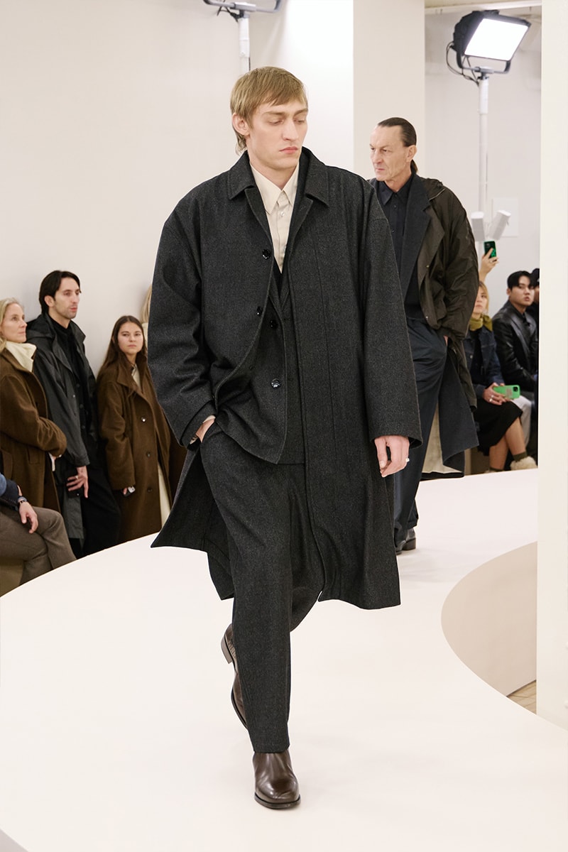 Lemaire Fall Winter 2024 Paris Fashion Week menswear Christophe Lemaire runway show LEMAIRE FW24 Is All About Ethereal Elegance sarah-linh tran 