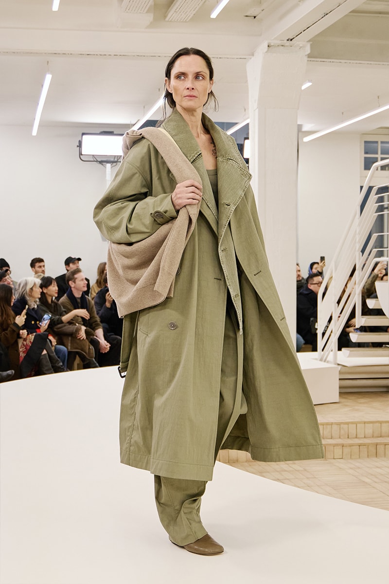 Lemaire Fall Winter 2024 Paris Fashion Week menswear Christophe Lemaire runway show LEMAIRE FW24 Is All About Ethereal Elegance sarah-linh tran 