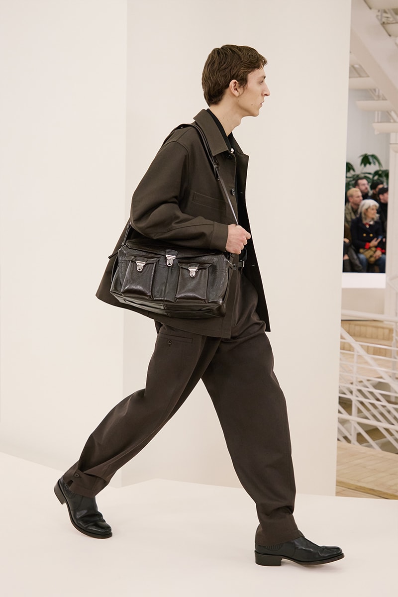 Lemaire Fall Winter 2024 Paris Fashion Week menswear Christophe Lemaire runway show LEMAIRE FW24 Is All About Ethereal Elegance sarah-linh tran 