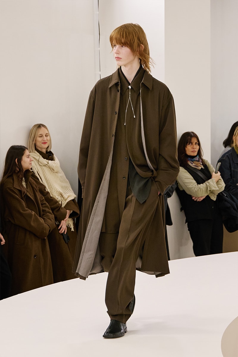 Lemaire Fall Winter 2024 Paris Fashion Week menswear Christophe Lemaire runway show LEMAIRE FW24 Is All About Ethereal Elegance sarah-linh tran 