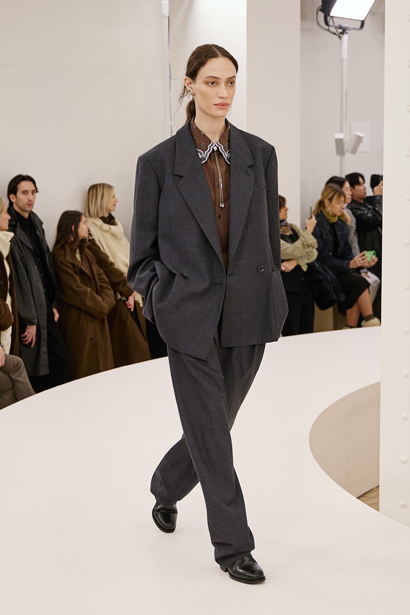Lemaire Fall Winter 2024 Paris Fashion Week menswear Christophe Lemaire runway show LEMAIRE FW24 Is All About Ethereal Elegance sarah-linh tran 
