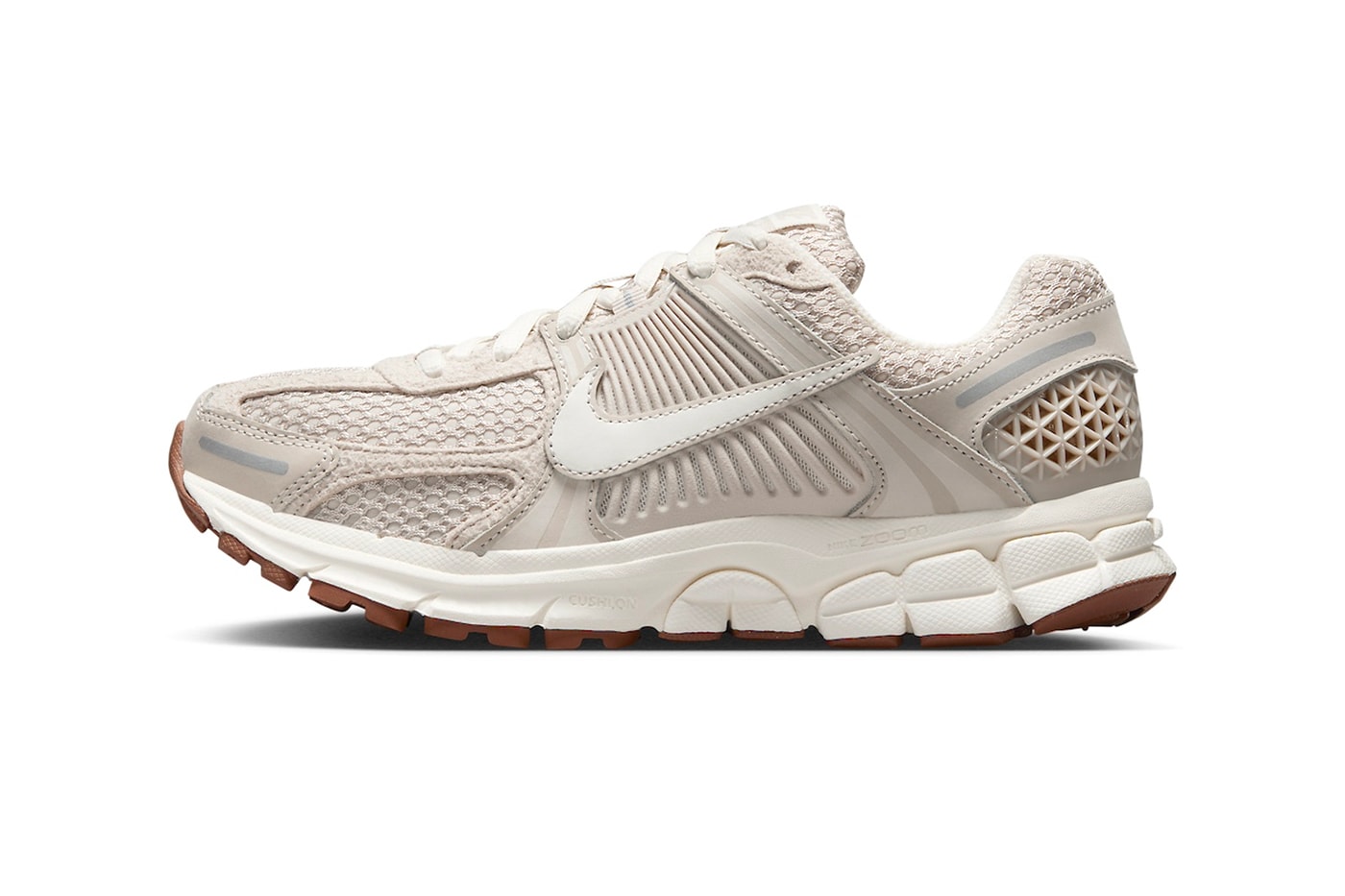 Official Look At the Nike Zoom Vomero 5 "Light Orewood Brown" FZ3780-101 release info Light Orewood Brown/Sail-Metallic Silver-Gum Medium Brown spring 2024