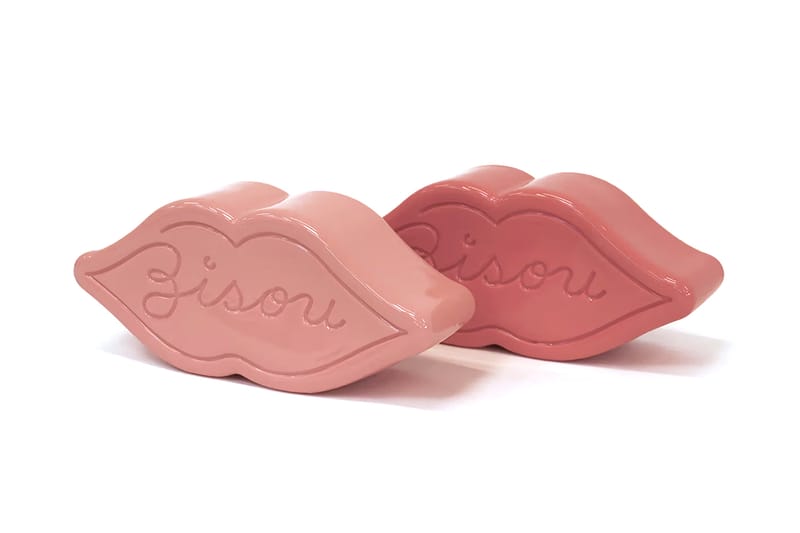 Pieter Ceizer Puckers Up with &#039;Bisou&#039; Porcelain Sculptures