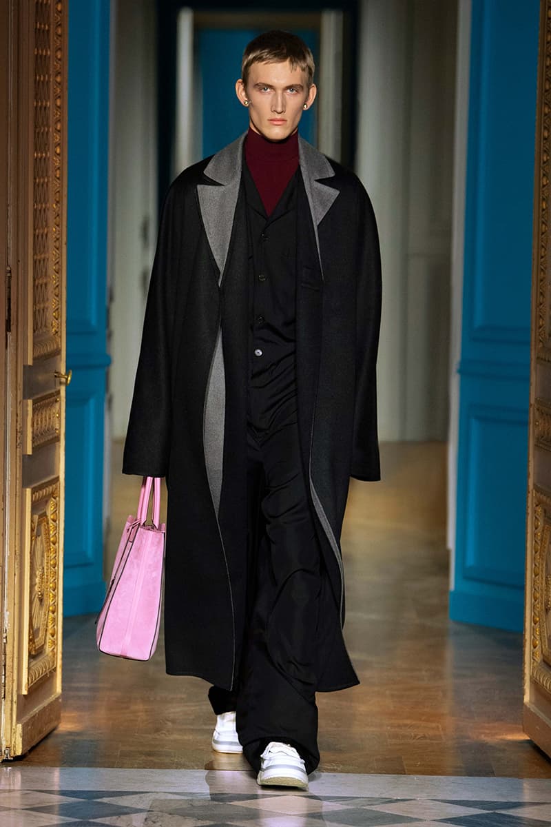 Valentino Fall Winter 2024 Paris Fashion Week menswear runway show Pierpaolo Piccioli le ciel menswear color liberates masculinity blue pink