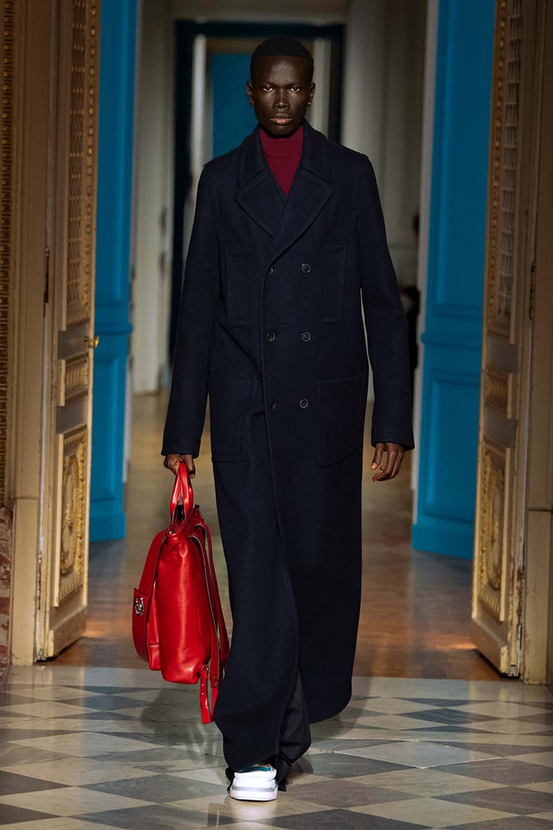 Valentino Fall Winter 2024 Paris Fashion Week menswear runway show Pierpaolo Piccioli le ciel menswear color liberates masculinity blue pink