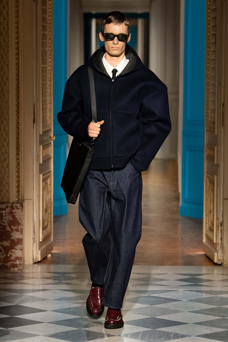 Valentino Fall Winter 2024 Paris Fashion Week menswear runway show Pierpaolo Piccioli le ciel menswear color liberates masculinity blue pink