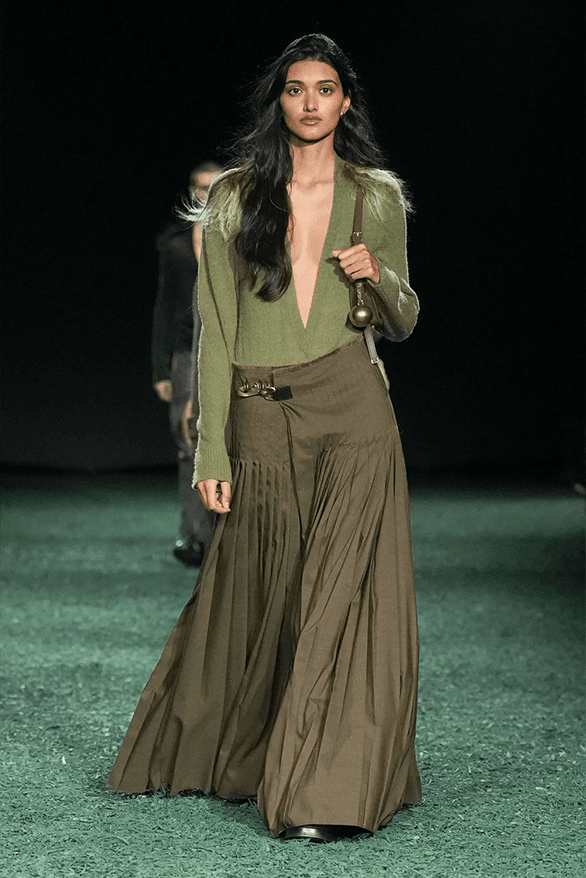 Burberry Fall Winter 2024 London Fashion Week runway show daniel lee menswear womenswear victoria park england