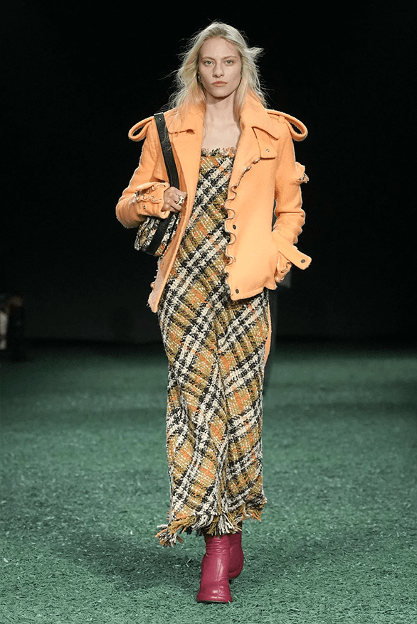 Burberry Fall Winter 2024 London Fashion Week runway show daniel lee menswear womenswear victoria park england