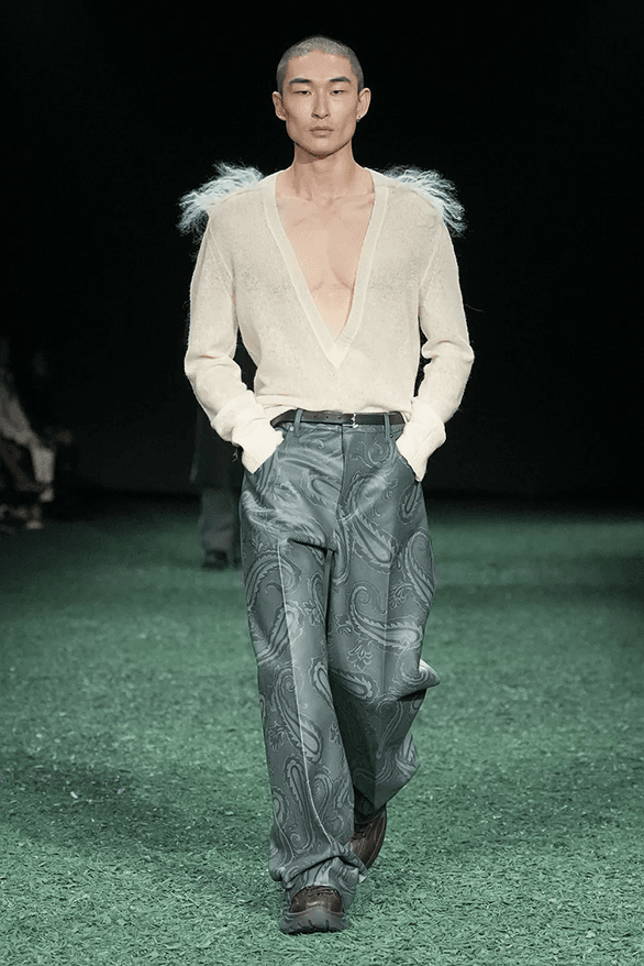 Burberry Fall Winter 2024 London Fashion Week runway show daniel lee menswear womenswear victoria park england