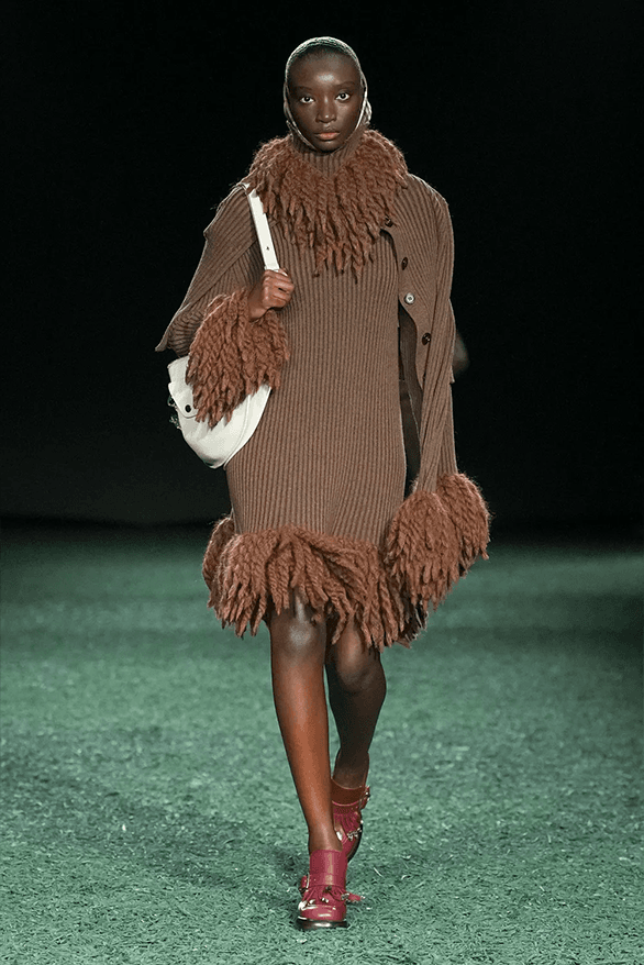 Burberry Fall Winter 2024 London Fashion Week runway show daniel lee menswear womenswear victoria park england