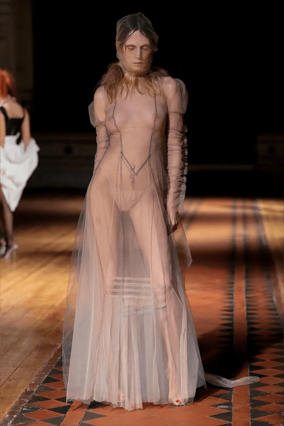 Dilara Findikoglu Fall Winter 2024 London Fashion Week womenswear runway show