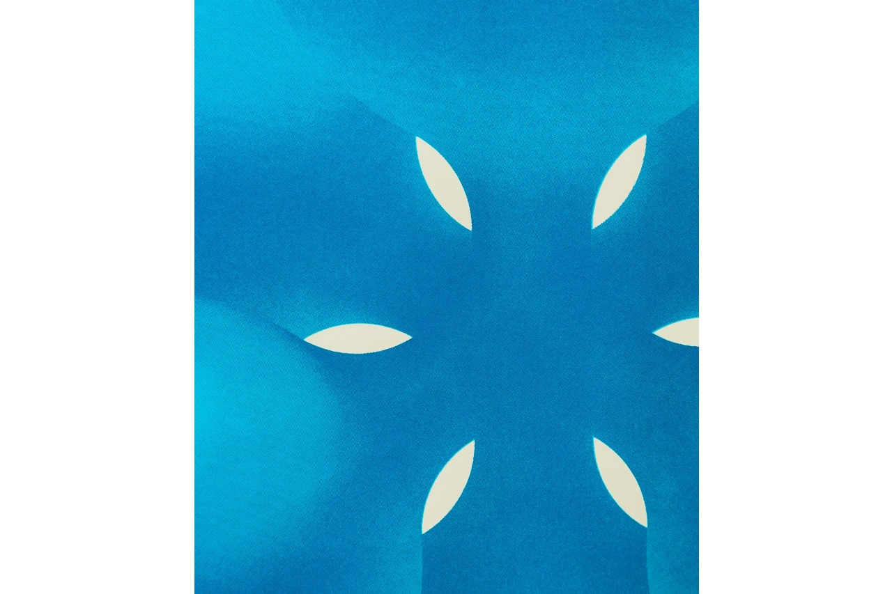Jaedoo Lee Screen Blue Flower Art Print Bushwick