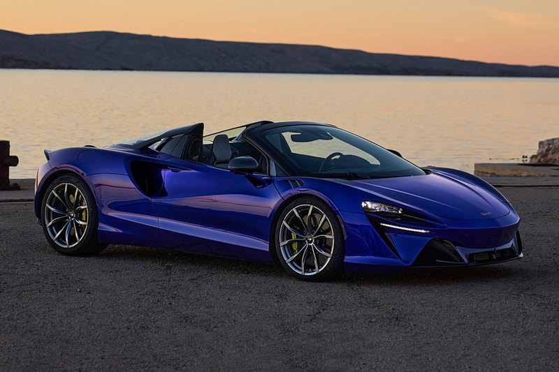 McLaren Reveals Its New 700HP Artura Spider hybrid convertible british supercar racecar 