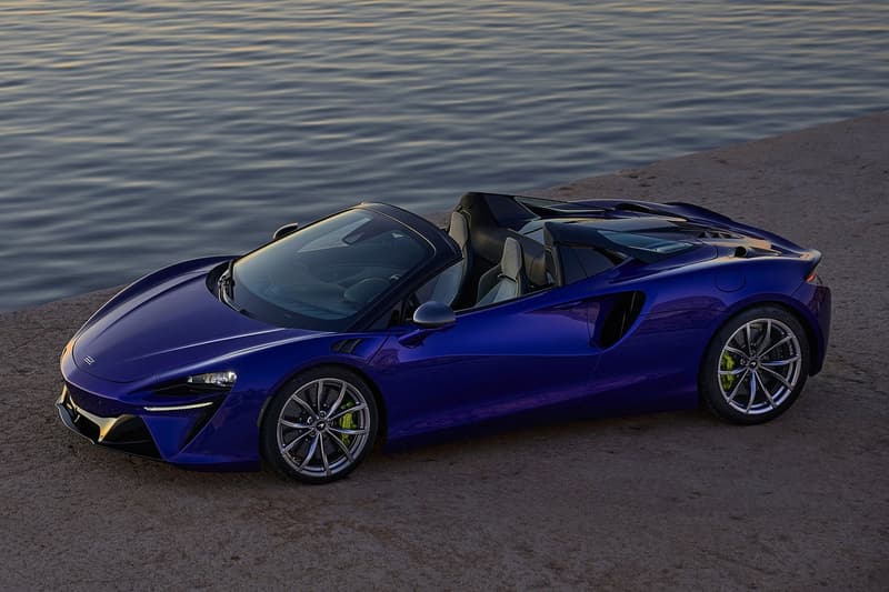 McLaren Reveals Its New 700HP Artura Spider hybrid convertible british supercar racecar 