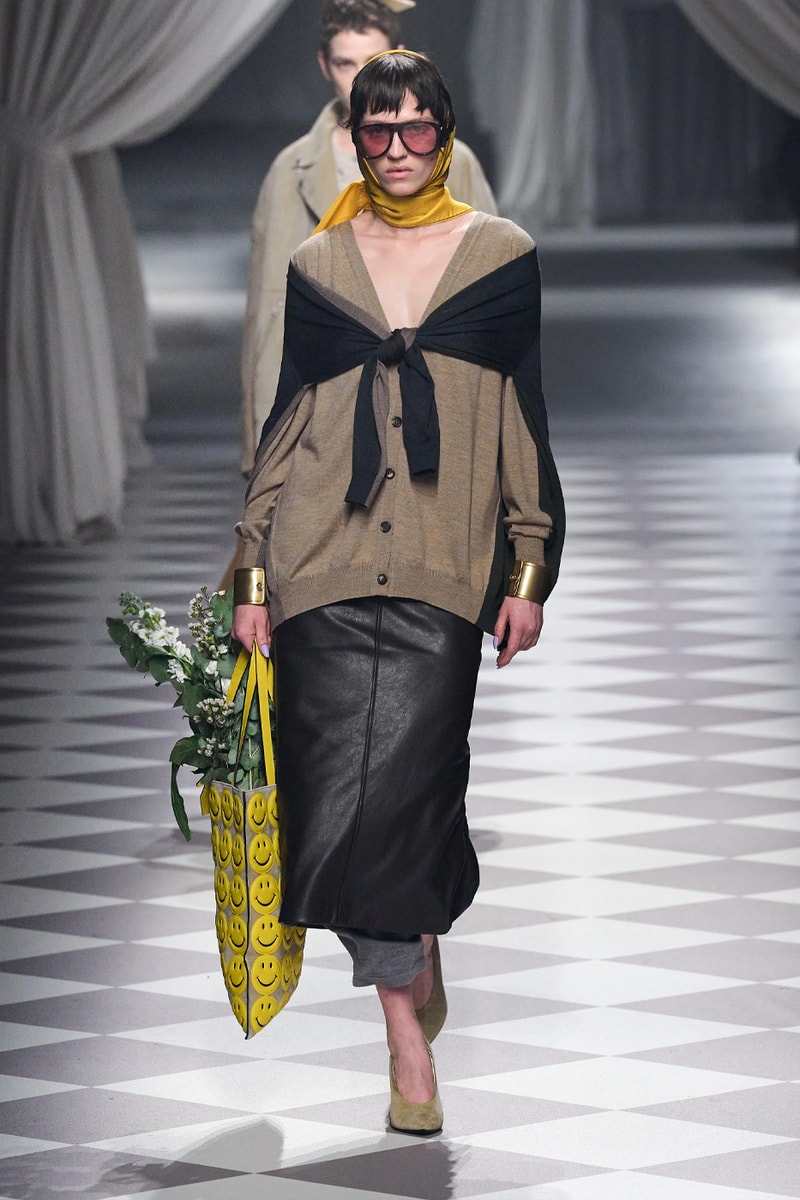 Moschino FW24 Brings Theatricality to Signature House Tropes Fall/Winter 2024 Collection Milan Fashion Week david renne jeremy scott milano camp wearability costumes institutes archives