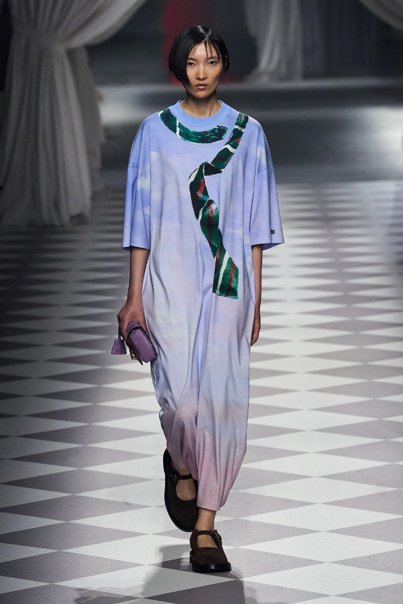 Moschino FW24 Brings Theatricality to Signature House Tropes Fall/Winter 2024 Collection Milan Fashion Week david renne jeremy scott milano camp wearability costumes institutes archives