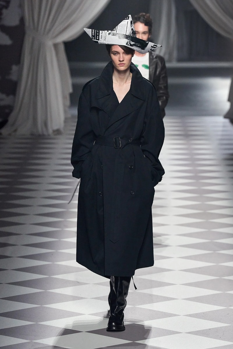 Moschino FW24 Brings Theatricality to Signature House Tropes Fall/Winter 2024 Collection Milan Fashion Week david renne jeremy scott milano camp wearability costumes institutes archives
