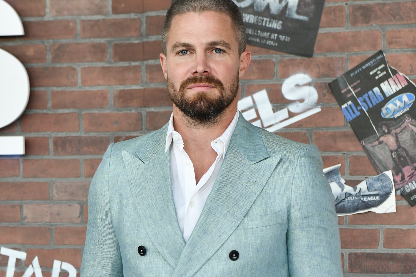 Stephen Amell To Lead 'Suits' Spinoff 'Suits: LA' law series lawyers ted black nbc upcoming spinoff usa networks patrick j adams gabreil macht rich hoffman meghan markle gina torres 