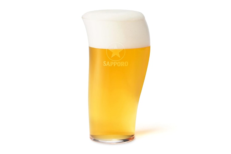 Nendo's Curvy Glass Is Designed To Offer 3 Different "Mouthfeels" When Drinking Sapporo