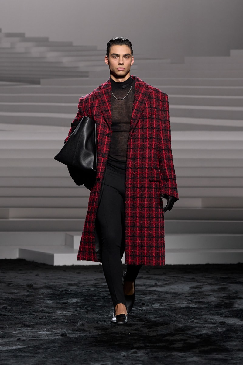 Versace Fall/Winter 2024 Collection Milan Fashion Week FW24 Runway Images