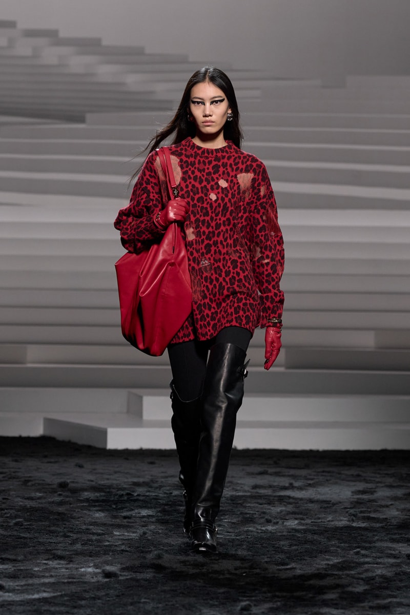 Versace Fall/Winter 2024 Collection Milan Fashion Week FW24 Runway Images