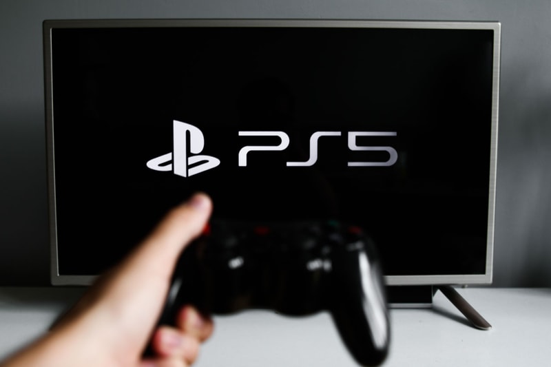 playstation 5 community game help feature crowdsource hints tips video watch update expansion game titles players