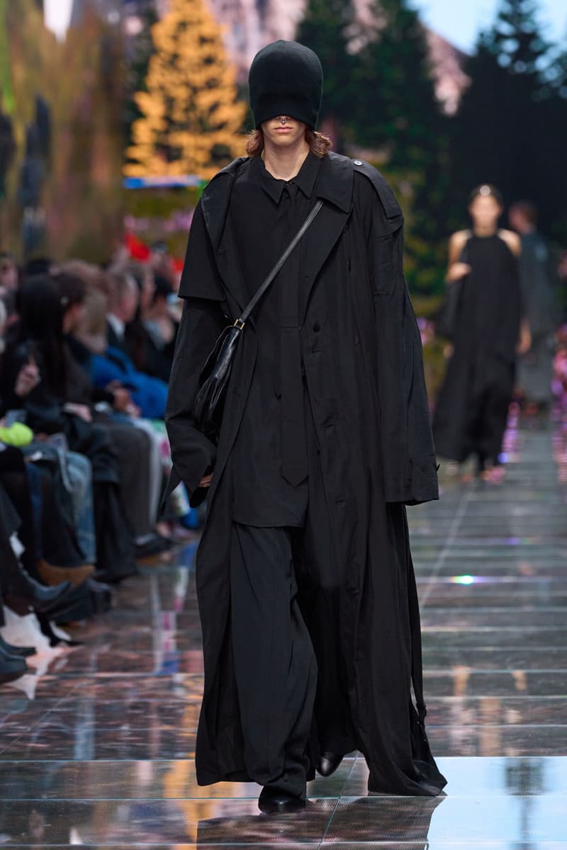 Demna Does It All for the Clicks in Balenciaga FW24 Fall Winter Paris Fashion Week Collection milan runway 