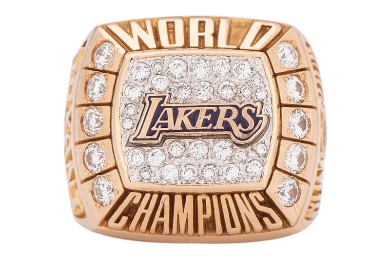 Kobe Bryant’s 2000 Lakers Championship Ring Is Up for Auction