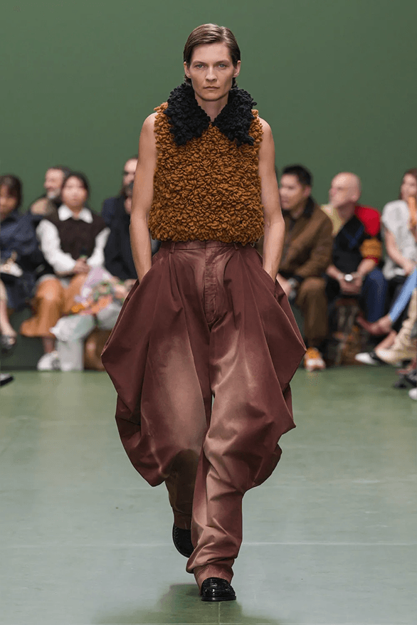 LOEWE Fall Winter 2024 Paris Fashion Week menswear womenswear Jonathan Anderson runway show