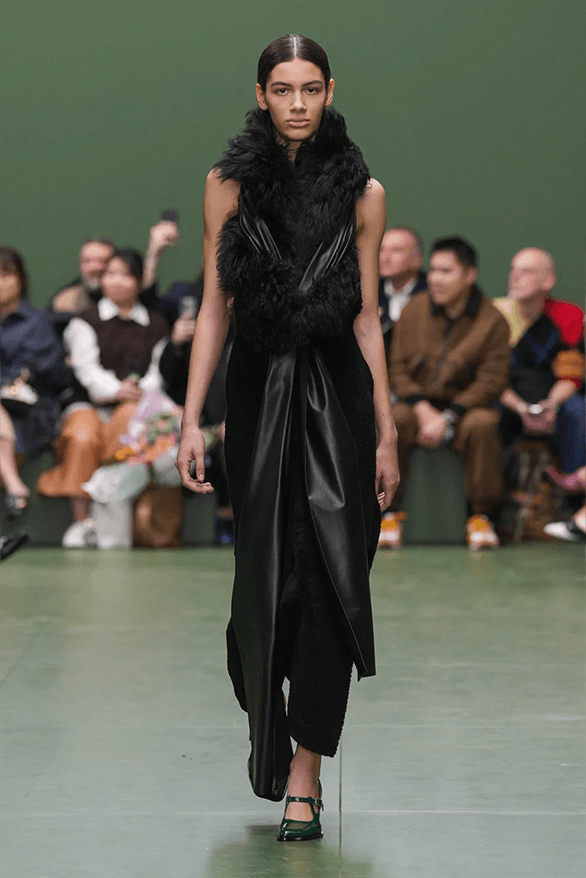 LOEWE Fall Winter 2024 Paris Fashion Week menswear womenswear Jonathan Anderson runway show