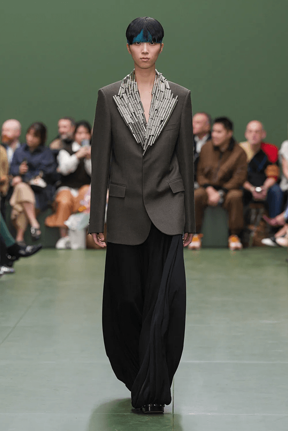 LOEWE Fall Winter 2024 Paris Fashion Week menswear womenswear Jonathan Anderson runway show