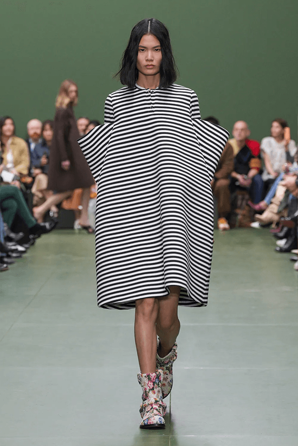 LOEWE Fall Winter 2024 Paris Fashion Week menswear womenswear Jonathan Anderson runway show