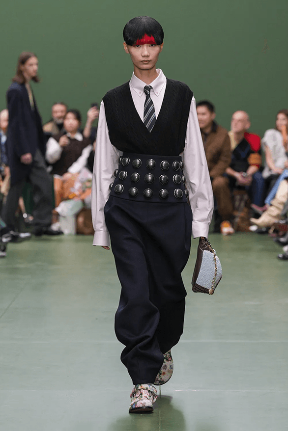 LOEWE Fall Winter 2024 Paris Fashion Week menswear womenswear Jonathan Anderson runway show