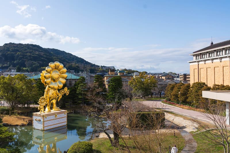 Louis Vuitton and Takashi Murakami's 'Flower Parent and Child' Sculpture Floats at the Kyocera Museum of Art