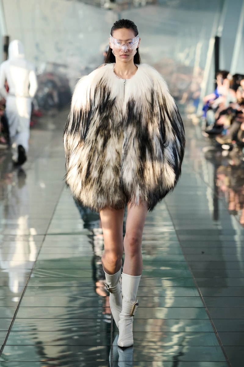 Dion Lee Fall 2024 Sculpts Utilitarian Silhouettes for the Future Shanghai Fashion Week RTW ready to wear runway collection dune inspired unisex sculptures suits stars moon motif blazers destruction creation