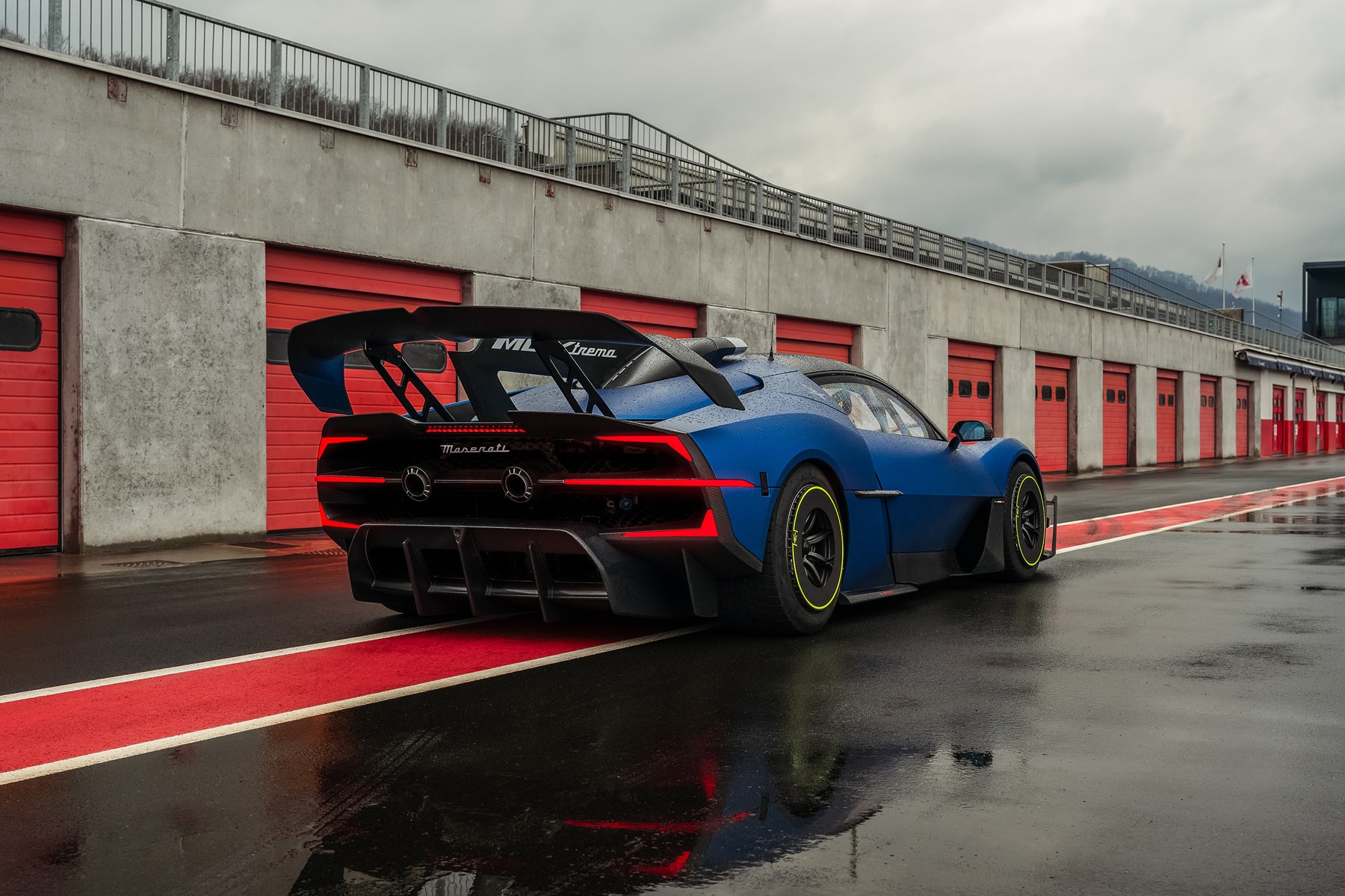 maserati MCXtrema track exclusive limited edition high powered engineering automotive vehicle car track day italy italian heritage