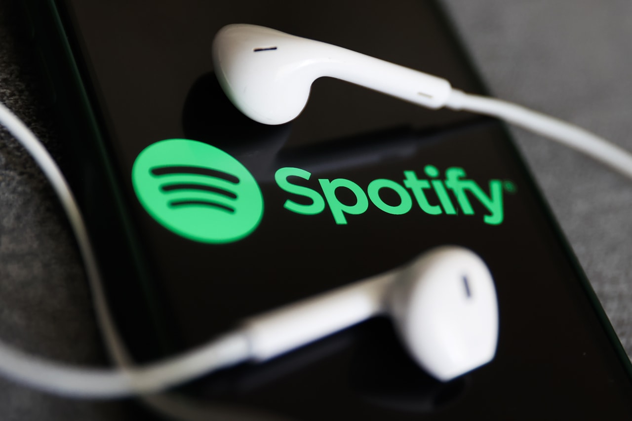 spotify price subscription paid plan program duo family bloomberg report news details music podcasts audiobooks