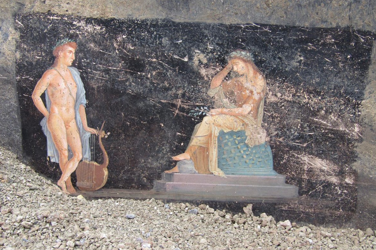 Remarkably Preserved Black Room Frescoes Excavated Pompeii