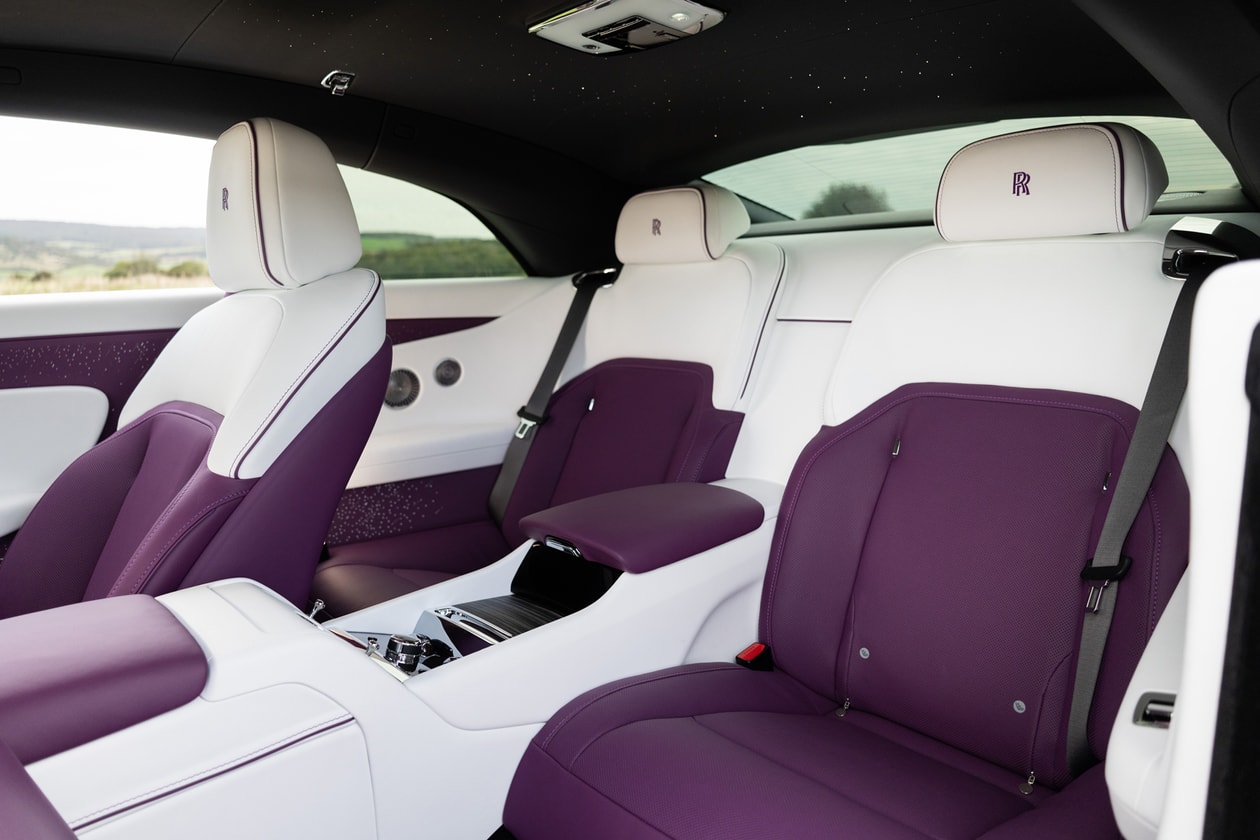 Rolls-Royce Spectre Test Drive Review Photos Purple Luxury Quiet Still Comfort Driver Passenger Solid新たなる魔法の絨毯ロールス・ロイス スペクターを都内で駆る 